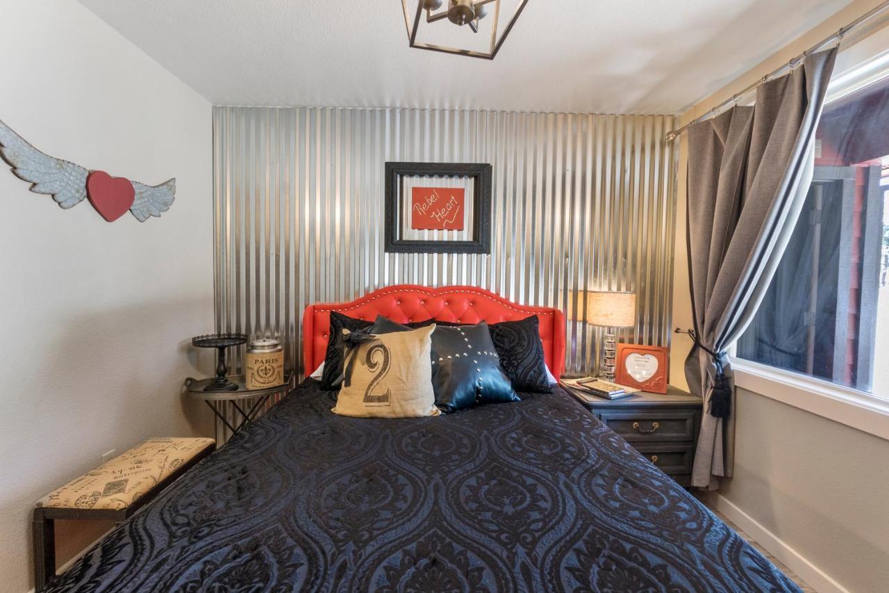 Timber House Lodge Chester Bagian luar foto