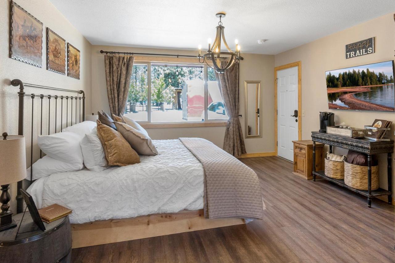 Timber House Lodge Chester Bagian luar foto