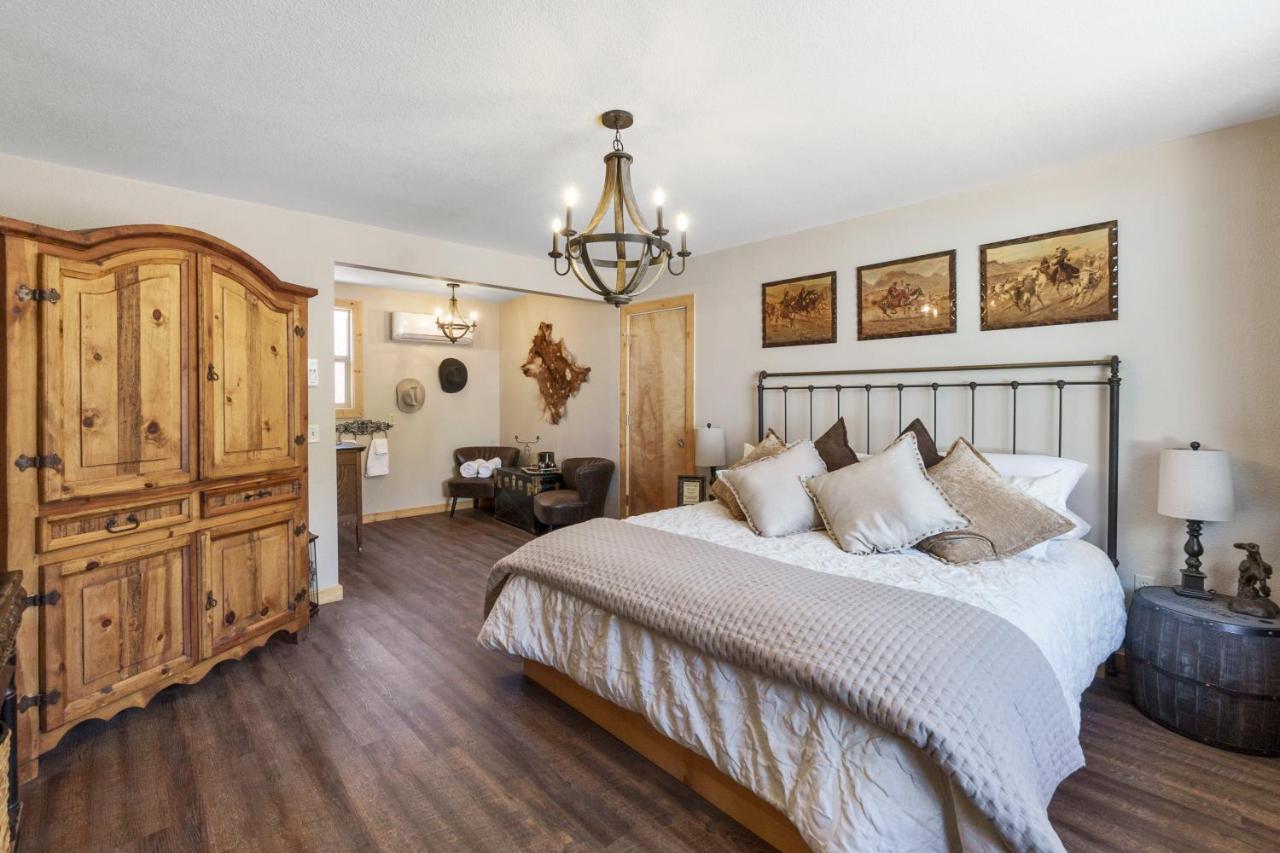 Timber House Lodge Chester Bagian luar foto