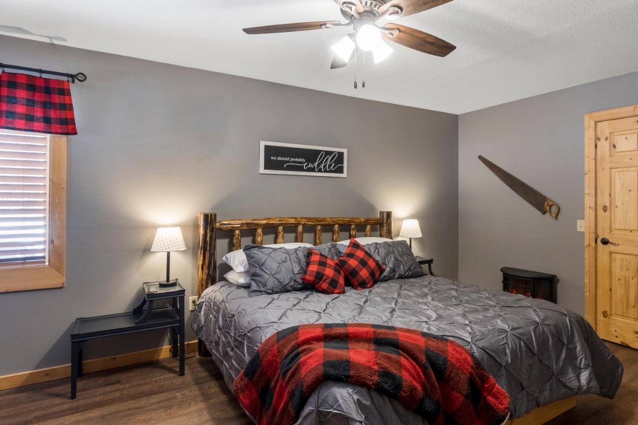 Timber House Lodge Chester Bagian luar foto
