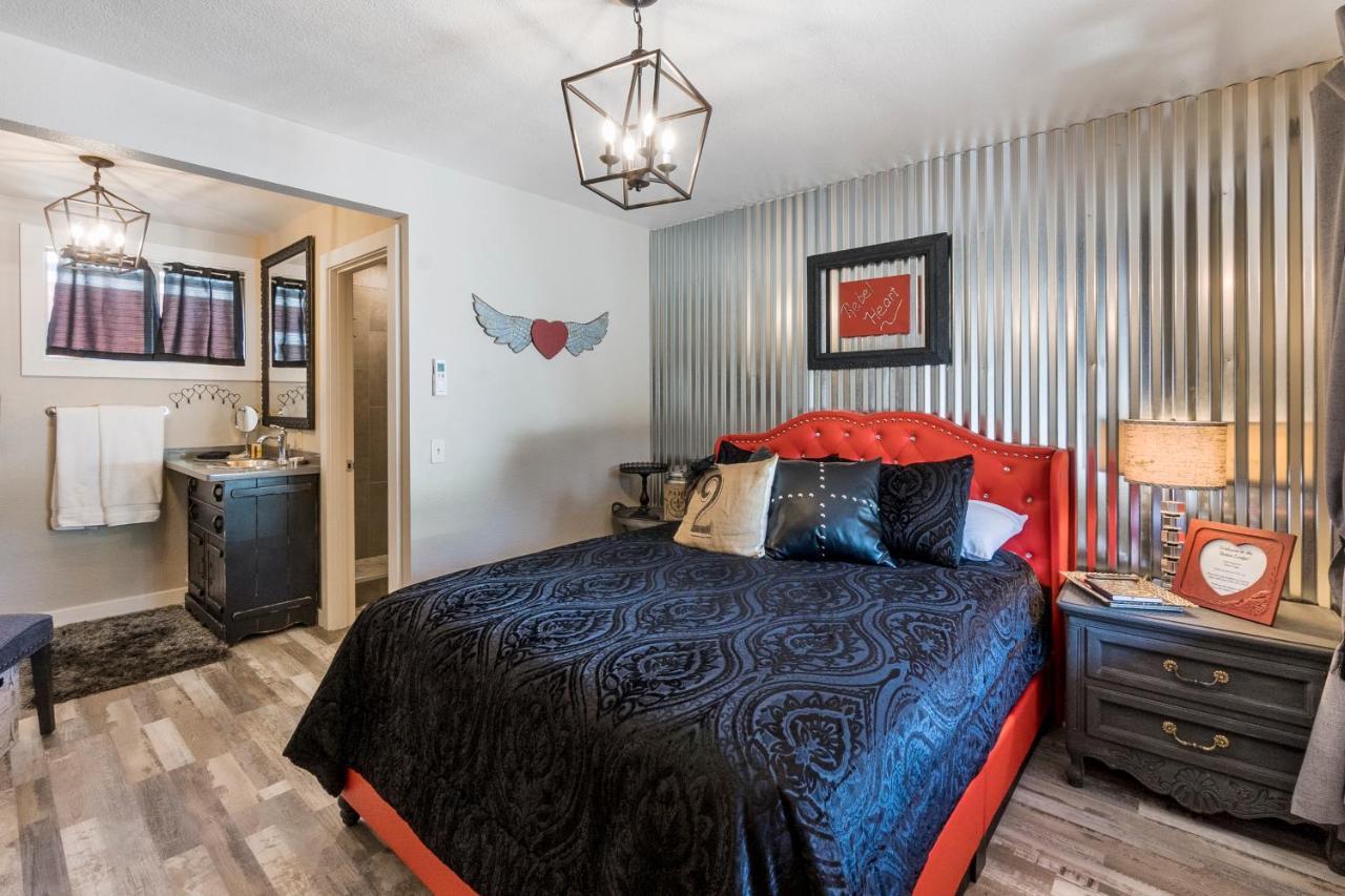 Timber House Lodge Chester Bagian luar foto