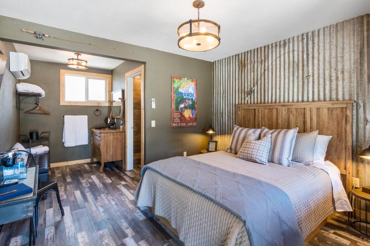 Timber House Lodge Chester Bagian luar foto